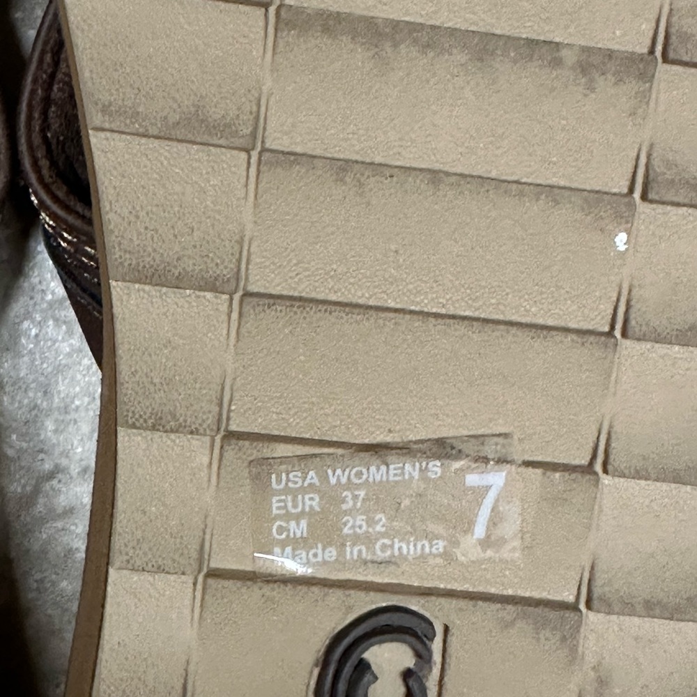 Cobian Wedge Flip Flops Size 7 - image 8